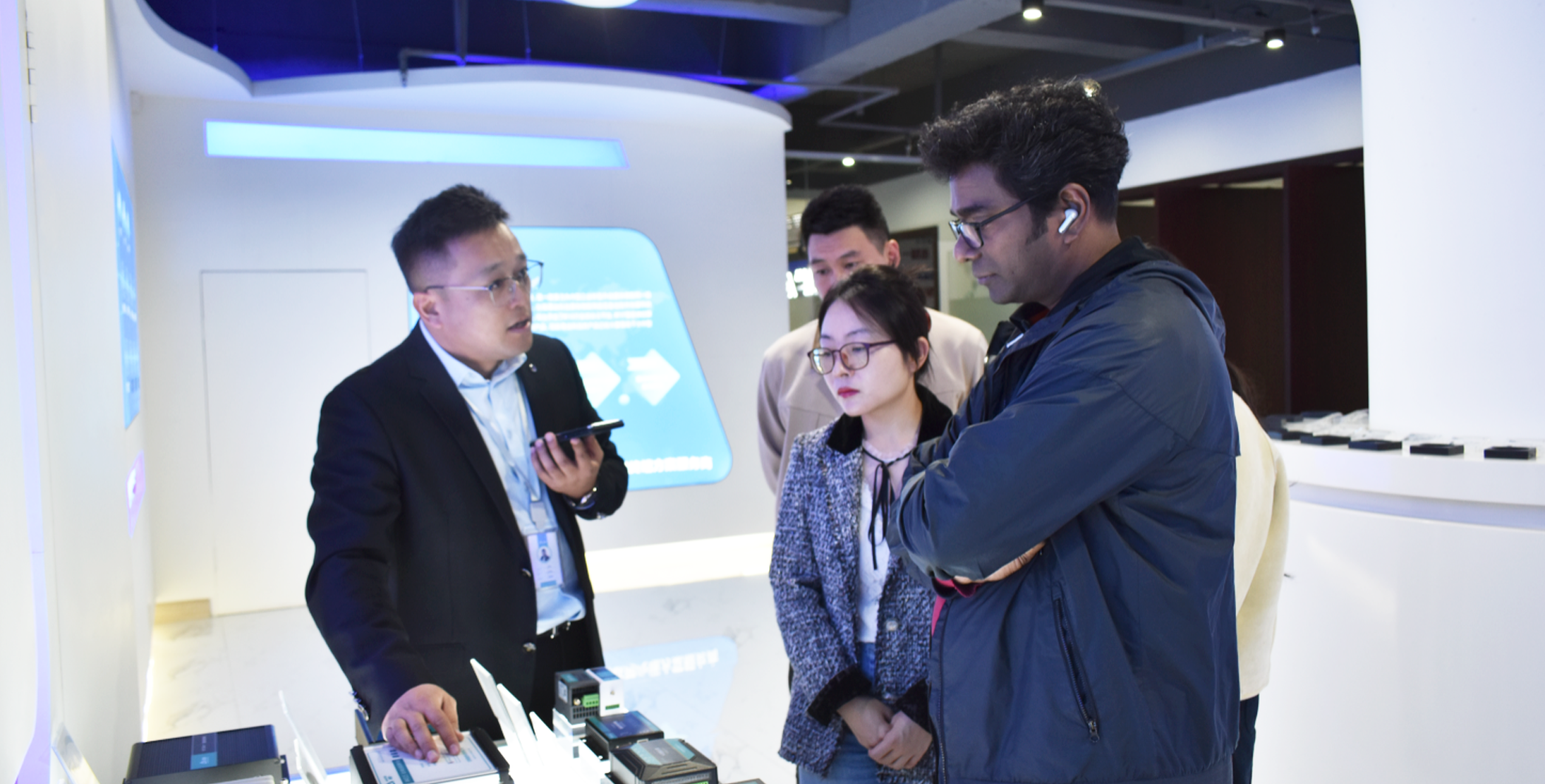 世界500強Larsen & Toubro Limited高管來訪無錫漫途科技，共探物聯網合作新藍圖